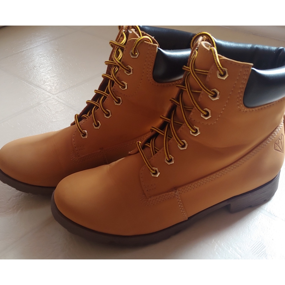 Size 7 Construction Style Boots